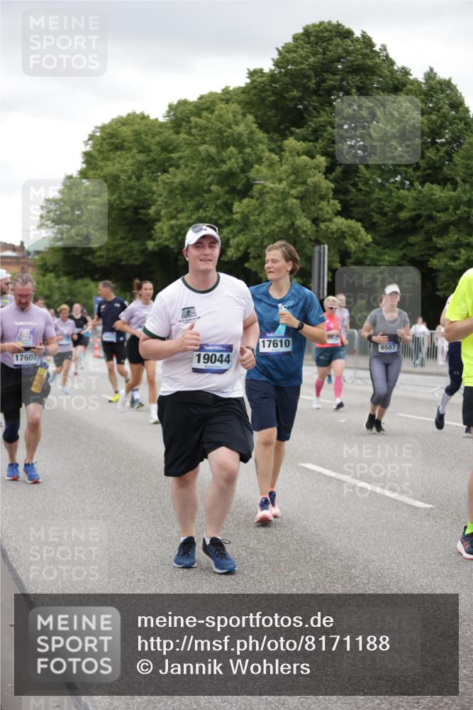 29.06.2025 - hella hamburg halbmarathon Jannik Wohlers http://msf.ph/oto/8171188 29.06.2025 11:06:39 Lombardsbrücke 1153, 1350, 2014, 2168, 2187, 2253, 2330, 2389, 2646, 2648, 3211, 3846, 4243, 4777, 4781, 4875, 4912, 6180, 6224, 6299, 6507, 6510, 8078, 8201, 8678, 8837, 8838, 9511, 9851, 9866, 9867, 9880, 10169, 10406, 10779, 10861, 11258, 11492, 12120, 12647, 12913, 13530, 13889, 15117, 15533, 15534, 15545, 15801, 16423, 16726, 16783, 17109, 17110, 17111, 17265, 17607, 17610, 17869, 17870, 18984, 19044 meine-sportfotos.de