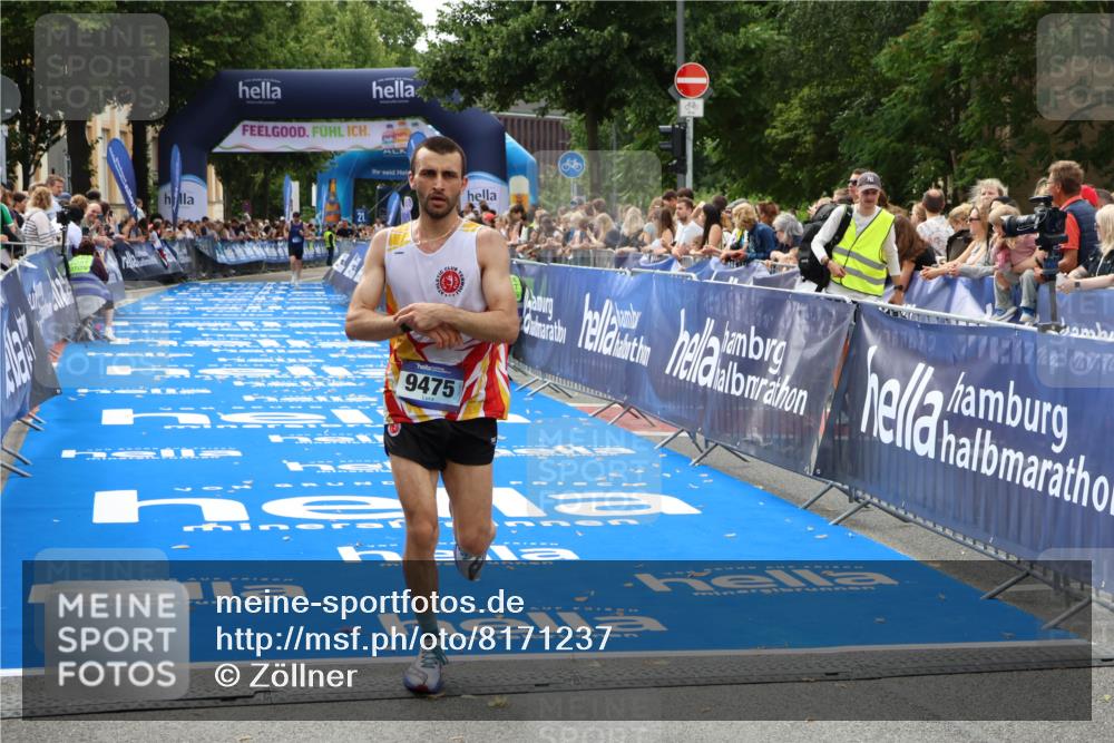 29.06.2025 - hella hamburg halbmarathon Zöllner http://msf.ph/oto/8171237 29.06.2025 10:22:30 Ziel 4571, 9475 meine-sportfotos.de