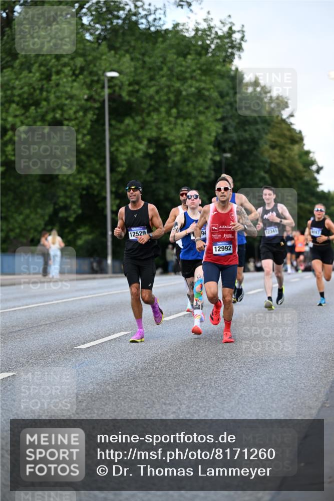29.06.2025 - hella hamburg halbmarathon Dr. Thomas Lammeyer http://msf.ph/oto/8171260 29.06.2025 09:46:10 Kennedybrücke 4338, 9097, 9385, 9565, 9767, 10867, 11228 meine-sportfotos.de