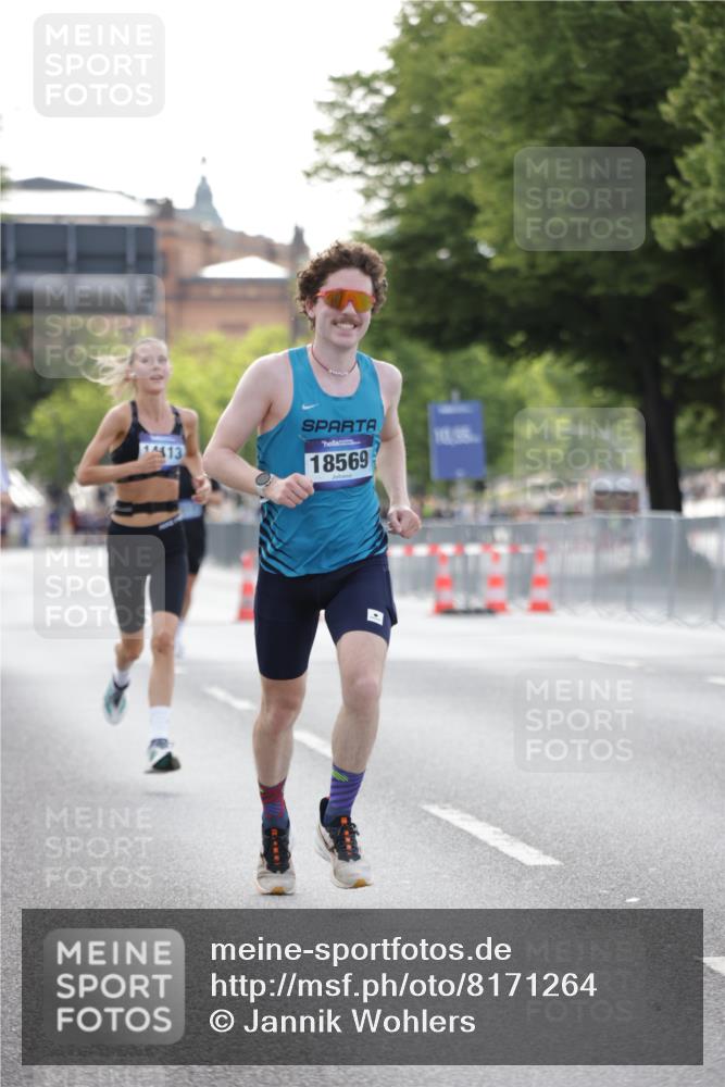 29.06.2025 - hella hamburg halbmarathon Jannik Wohlers http://msf.ph/oto/8171264 29.06.2025 09:41:51 Lombardsbrücke 2604, 10485, 14113, 14506, 17003, 18569 meine-sportfotos.de