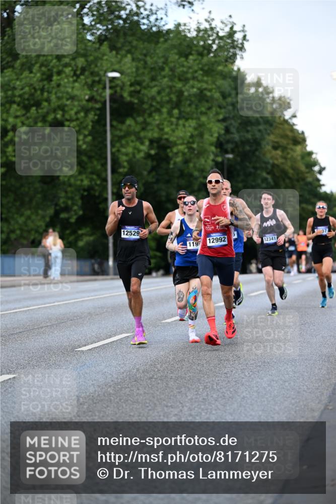 29.06.2025 - hella hamburg halbmarathon Dr. Thomas Lammeyer http://msf.ph/oto/8171275 29.06.2025 09:46:10 Kennedybrücke 4338, 9097, 9385, 9565, 9767, 10867, 11228 meine-sportfotos.de
