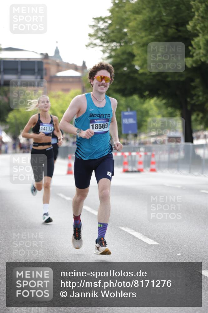 29.06.2025 - hella hamburg halbmarathon Jannik Wohlers http://msf.ph/oto/8171276 29.06.2025 09:41:51 Lombardsbrücke 2604, 10485, 14113, 14506, 17003, 18569 meine-sportfotos.de