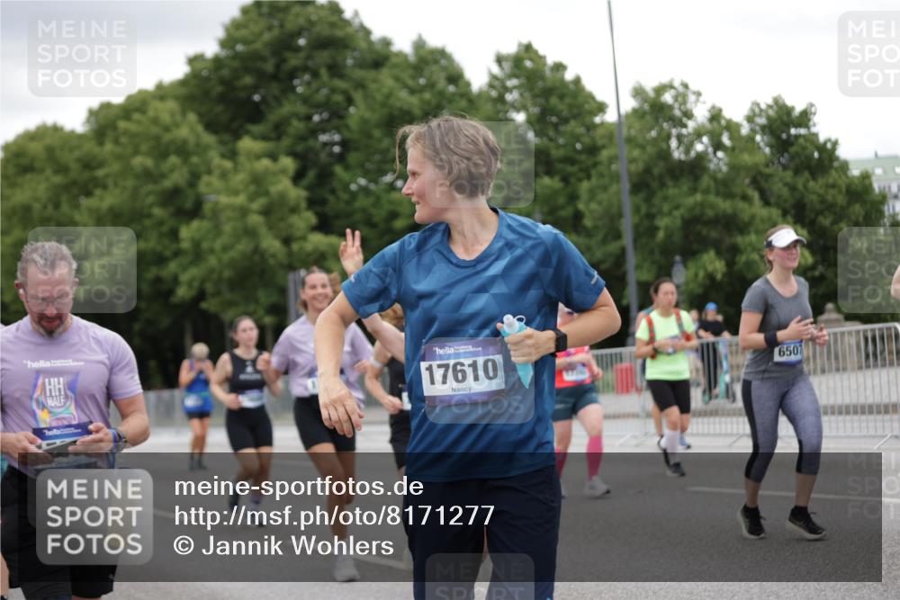 29.06.2025 - hella hamburg halbmarathon Jannik Wohlers http://msf.ph/oto/8171277 29.06.2025 11:06:41 Lombardsbrücke 1350, 2014, 2168, 2187, 2253, 2330, 2389, 2646, 2648, 3846, 4243, 4777, 4781, 4875, 4912, 5445, 6180, 6224, 6299, 6507, 6510, 8078, 8201, 8579, 8580, 9511, 9867, 9880, 10169, 10406, 10779, 10861, 11258, 11492, 12120, 12913, 13530, 13889, 15117, 15533, 15534, 15545, 15801, 16423, 16726, 16783, 17109, 17110, 17111, 17265, 17607, 17610, 17869, 17870, 18984, 19044 meine-sportfotos.de