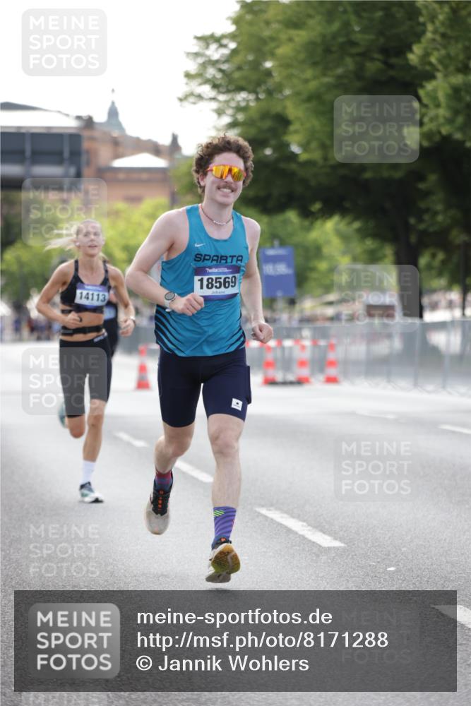 29.06.2025 - hella hamburg halbmarathon Jannik Wohlers http://msf.ph/oto/8171288 29.06.2025 09:41:51 Lombardsbrücke 2604, 10485, 14113, 14506, 17003, 18569 meine-sportfotos.de