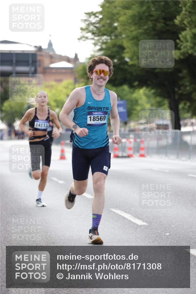 29.06.2025 - hella hamburg halbmarathon Jannik Wohlers http://msf.ph/oto/8171308 29.06.2025 09:41:51 Lombardsbrücke 2604, 10485, 14113, 14506, 17003, 18569 meine-sportfotos.de