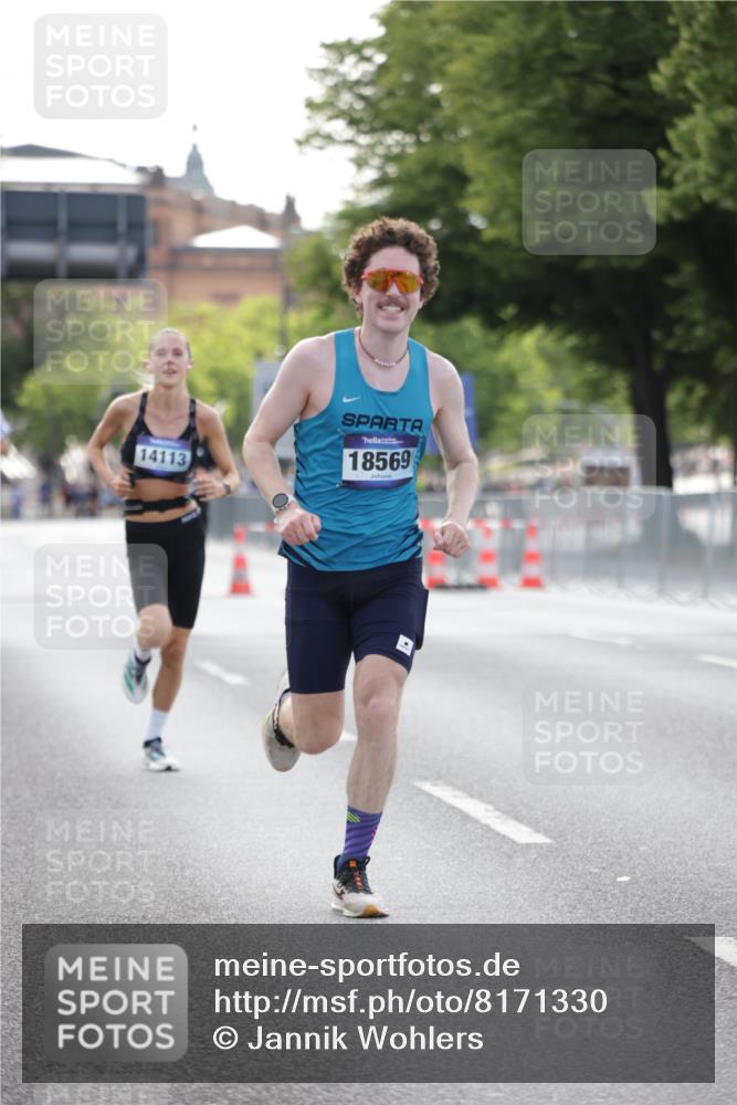 29.06.2025 - hella hamburg halbmarathon Jannik Wohlers http://msf.ph/oto/8171330 29.06.2025 09:41:51 Lombardsbrücke 2604, 10485, 14113, 14506, 17003, 18569 meine-sportfotos.de