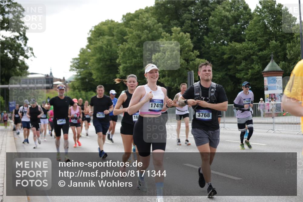 29.06.2025 - hella hamburg halbmarathon Jannik Wohlers http://msf.ph/oto/8171344 29.06.2025 10:21:41 Lombardsbrücke 1003, 1294, 1419, 1963, 2009, 2063, 2514, 2744, 3050, 3172, 3458, 3606, 3768, 3995, 4046, 4366, 5641, 6676, 6881, 6977, 7162, 8431, 8860, 8884, 8954, 9002, 9062, 9327, 9788, 9807, 10088, 10125, 10167, 10210, 10710, 11440, 12894, 13255, 13477, 14053, 14055, 14059, 14168, 14180, 15129, 15324, 15635, 15660, 16143, 16154, 16161, 16796, 16920, 17416, 17556, 17696, 17944, 18172, 18661, 19008, 19099, 19154 meine-sportfotos.de
