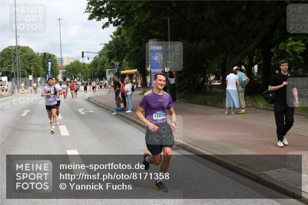 29.06.2025 - hella hamburg halbmarathon Yannick Fuchs http://msf.ph/oto/8171358 29.06.2025 10:24:42 20KM 1758, 2021, 2180, 6781, 7186, 7231, 8784, 9137, 9571, 10156, 10790, 12234, 12308, 12337, 13374, 13838, 14164, 15672, 15880, 16118, 16736, 16818, 17197, 18422, 18737, 19042, 19202, 19203, 19204 meine-sportfotos.de