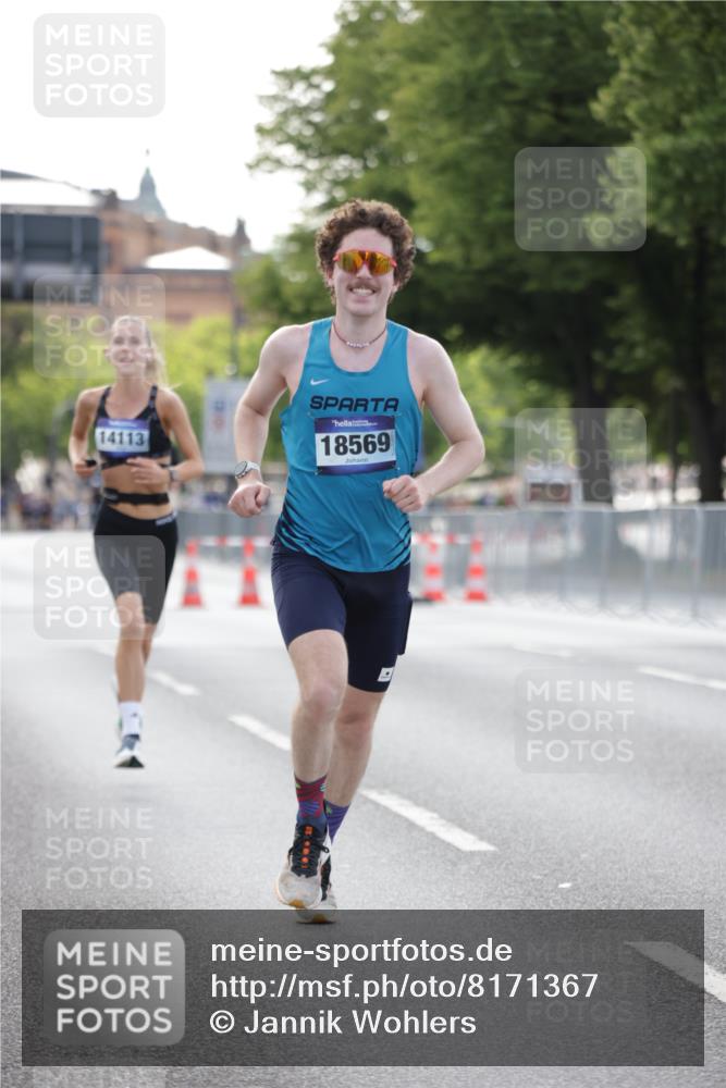 29.06.2025 - hella hamburg halbmarathon Jannik Wohlers http://msf.ph/oto/8171367 29.06.2025 09:41:52 Lombardsbrücke 2604, 10485, 14113, 14506, 15253, 17003, 18569 meine-sportfotos.de