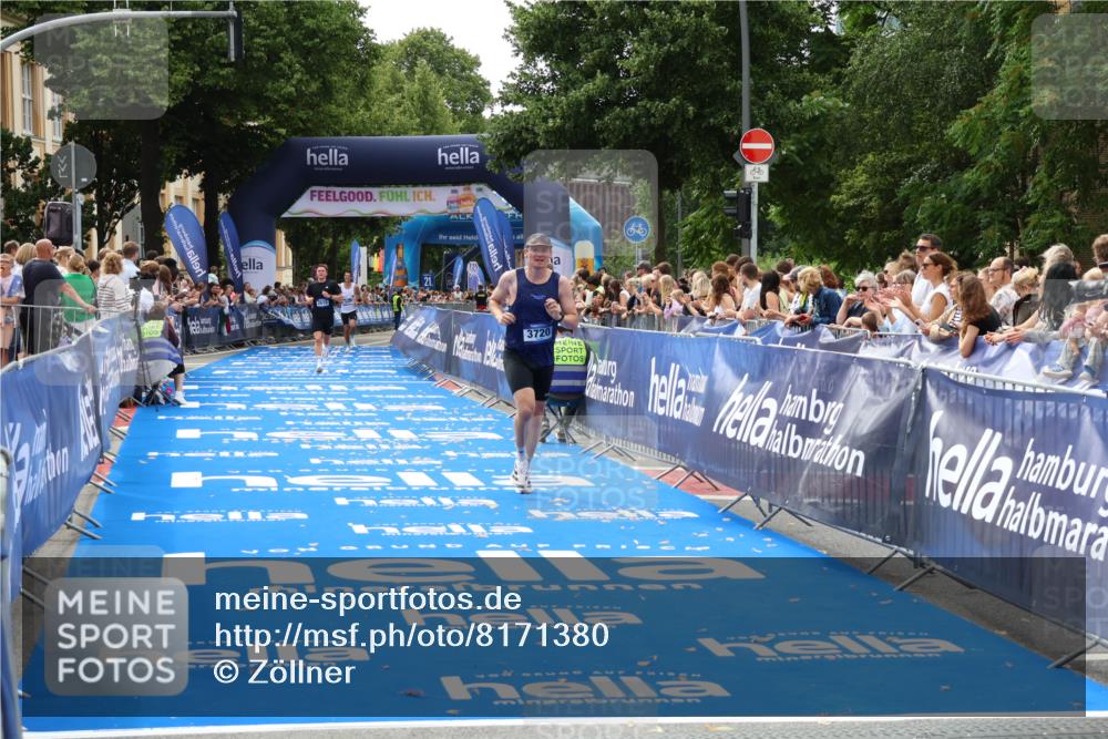 29.06.2025 - hella hamburg halbmarathon Zöllner http://msf.ph/oto/8171380 29.06.2025 10:22:39 Ziel 2618, 3720 meine-sportfotos.de