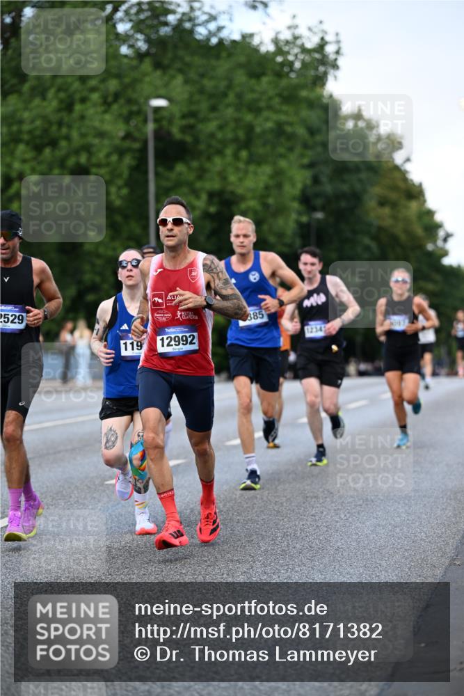 29.06.2025 - hella hamburg halbmarathon Dr. Thomas Lammeyer http://msf.ph/oto/8171382 29.06.2025 09:46:12 Kennedybrücke 1271, 4338, 9097, 9385, 9565, 9767, 10867 meine-sportfotos.de