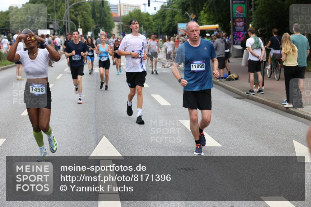 29.06.2025 - hella hamburg halbmarathon Yannick Fuchs http://msf.ph/oto/8171396 29.06.2025 11:19:17 20KM 1011, 1048, 1458, 1773, 2925, 3529, 3678, 3817, 4793, 6556, 6736, 7945, 8144, 9152, 9576, 9642, 9966, 10687, 10989, 11376, 11634, 11999, 12442, 12470, 12592, 13460, 13829, 14143, 15086, 15608, 15757, 15948, 16038, 17736, 18278, 18439, 18818, 18976, 19180 meine-sportfotos.de
