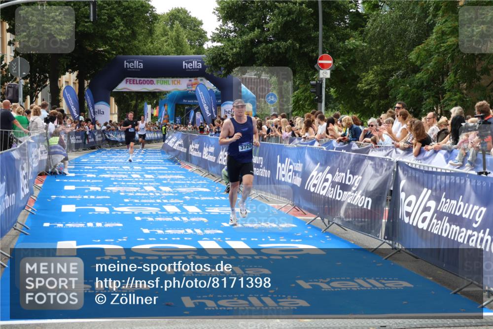 29.06.2025 - hella hamburg halbmarathon Zöllner http://msf.ph/oto/8171398 29.06.2025 10:22:40 Ziel 2618, 3720 meine-sportfotos.de