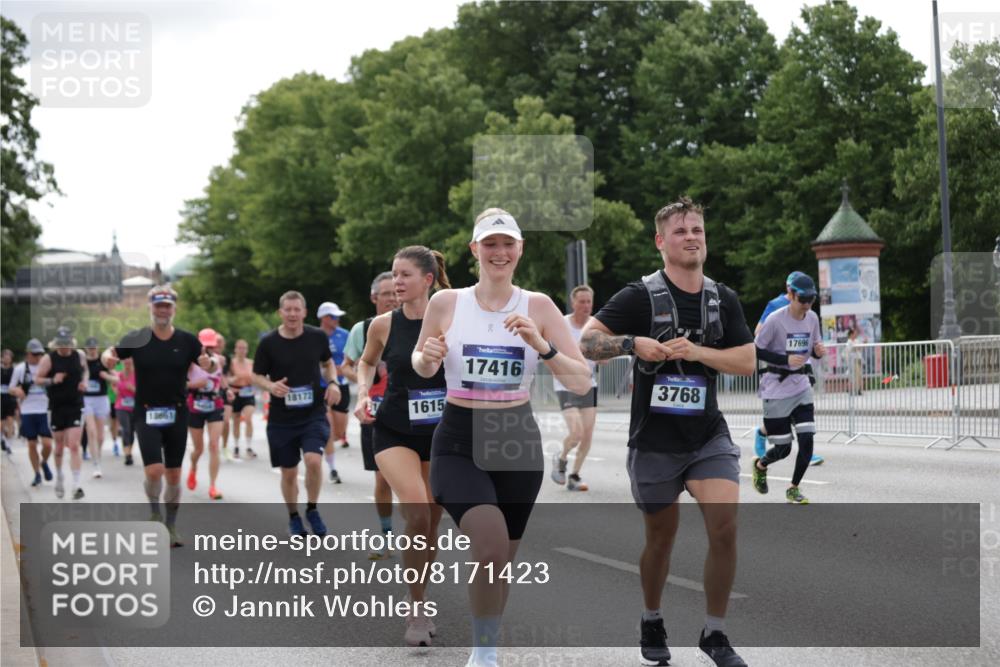 29.06.2025 - hella hamburg halbmarathon Jannik Wohlers http://msf.ph/oto/8171423 29.06.2025 10:21:41 Lombardsbrücke 1003, 1294, 1419, 1963, 2009, 2063, 2514, 2744, 3050, 3172, 3458, 3606, 3768, 3995, 4046, 4366, 5641, 6676, 6881, 6977, 7162, 8431, 8860, 8884, 8954, 9002, 9062, 9327, 9788, 9807, 10088, 10125, 10167, 10210, 10710, 11440, 12894, 13255, 13477, 14053, 14055, 14059, 14168, 14180, 15129, 15324, 15635, 15660, 16143, 16154, 16161, 16796, 16920, 17416, 17556, 17696, 17944, 18172, 18661, 19008, 19099, 19154 meine-sportfotos.de