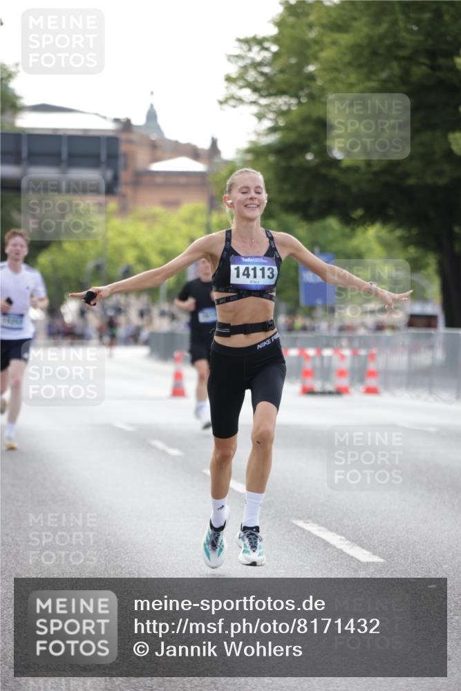 29.06.2025 - hella hamburg halbmarathon Jannik Wohlers http://msf.ph/oto/8171432 29.06.2025 09:41:53 Lombardsbrücke 2604, 2618, 10485, 14113, 14506, 15253, 17003, 18569 meine-sportfotos.de