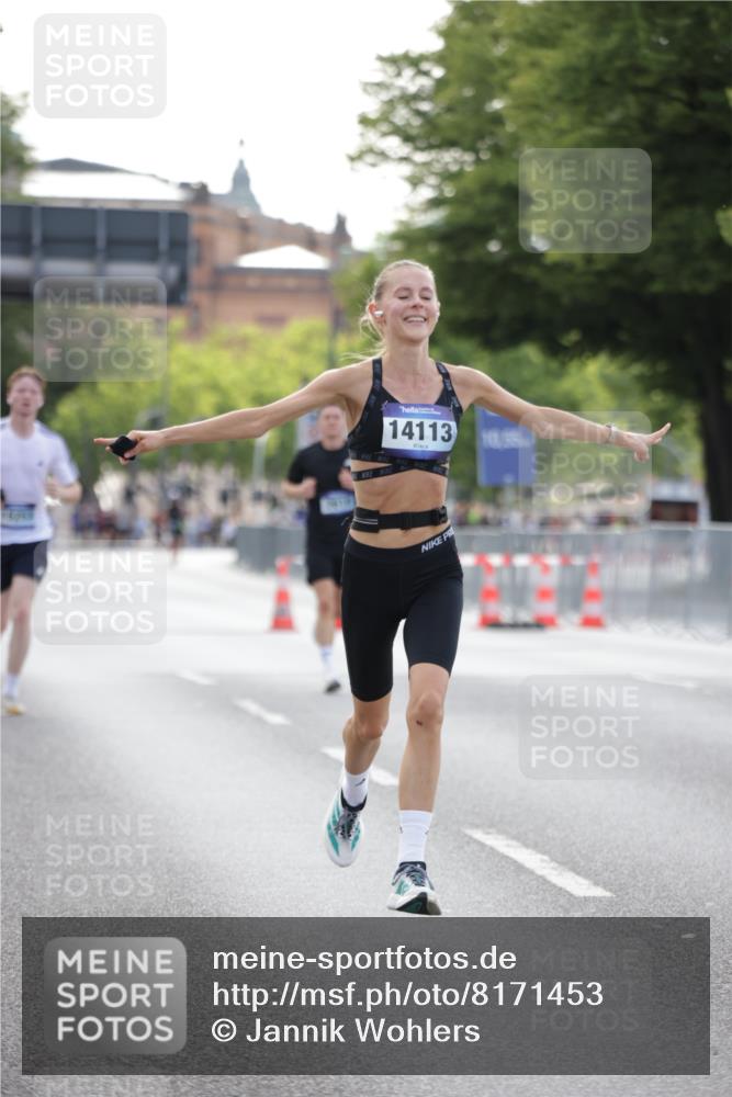 29.06.2025 - hella hamburg halbmarathon Jannik Wohlers http://msf.ph/oto/8171453 29.06.2025 09:41:53 Lombardsbrücke 2604, 2618, 10485, 14113, 14506, 15253, 17003, 18569 meine-sportfotos.de