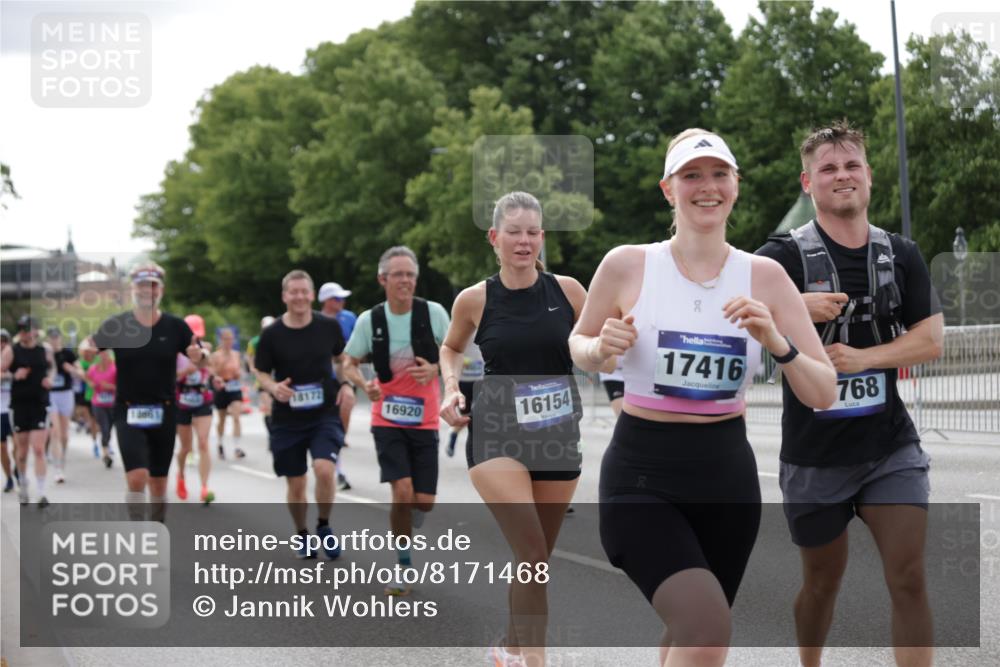 29.06.2025 - hella hamburg halbmarathon Jannik Wohlers http://msf.ph/oto/8171468 29.06.2025 10:21:42 Lombardsbrücke 1003, 1294, 1419, 1963, 2009, 2063, 2514, 2744, 3050, 3172, 3458, 3606, 3768, 4046, 4366, 5641, 6676, 6881, 6977, 7162, 8431, 8860, 8884, 8954, 9002, 9062, 9327, 9788, 9807, 10088, 10167, 10210, 10710, 11440, 12894, 13255, 13477, 14053, 14055, 14059, 14168, 14180, 15129, 15324, 15635, 15660, 16143, 16154, 16161, 16796, 16920, 17416, 17556, 17696, 17944, 18172, 18661, 19008, 19154 meine-sportfotos.de