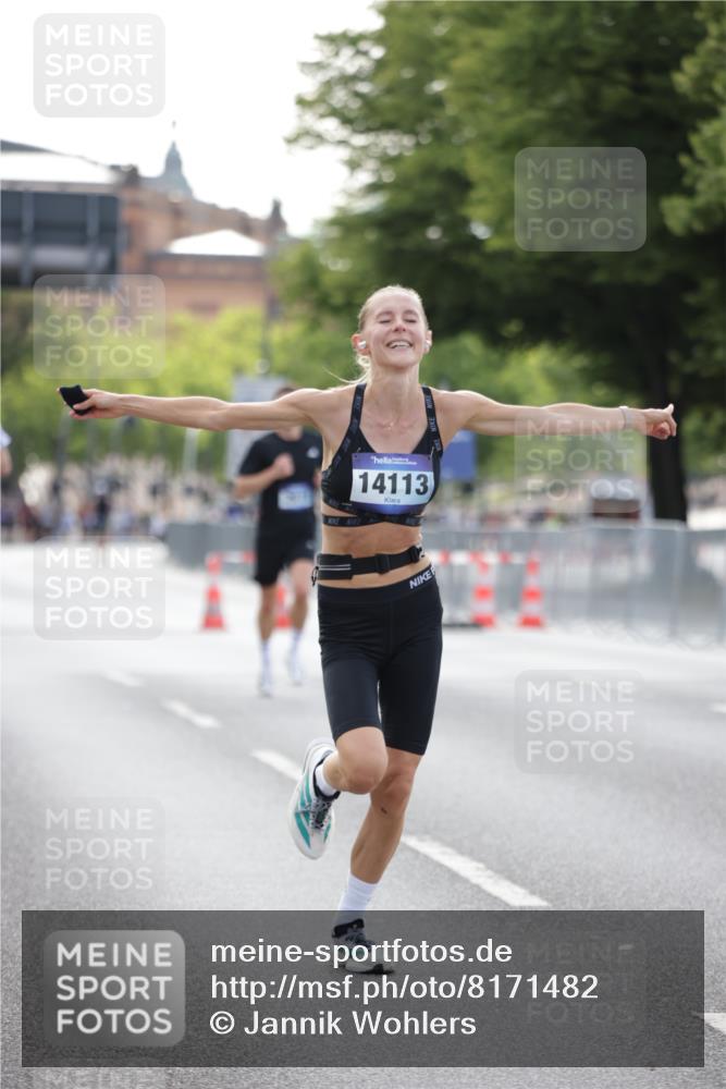 29.06.2025 - hella hamburg halbmarathon Jannik Wohlers http://msf.ph/oto/8171482 29.06.2025 09:41:53 Lombardsbrücke 2604, 2618, 10485, 14113, 14506, 15253, 17003, 18569 meine-sportfotos.de