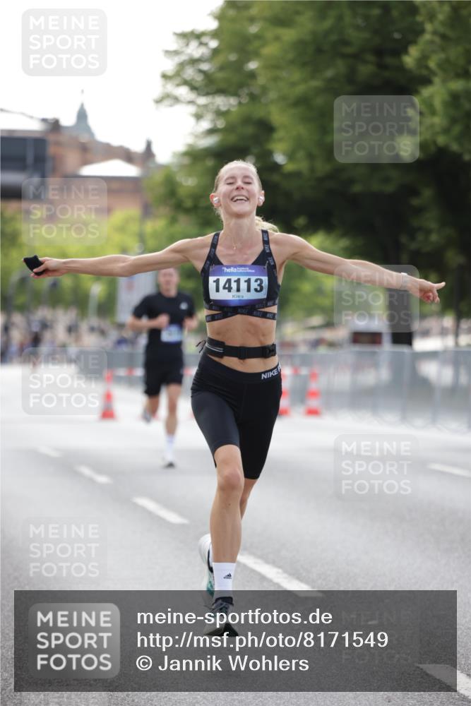 29.06.2025 - hella hamburg halbmarathon Jannik Wohlers http://msf.ph/oto/8171549 29.06.2025 09:41:53 Lombardsbrücke 2604, 2618, 10485, 14113, 14506, 15253, 17003, 18569 meine-sportfotos.de