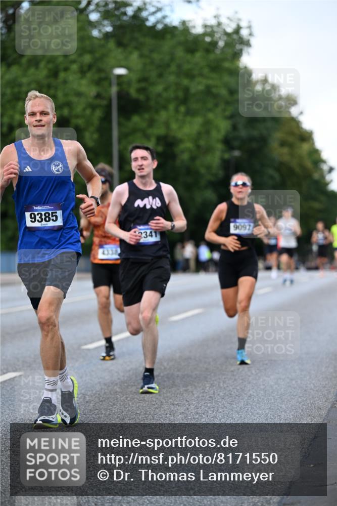 29.06.2025 - hella hamburg halbmarathon Dr. Thomas Lammeyer http://msf.ph/oto/8171550 29.06.2025 09:46:13 Kennedybrücke 1271, 4338, 9097, 9385, 9565, 9767, 10867 meine-sportfotos.de