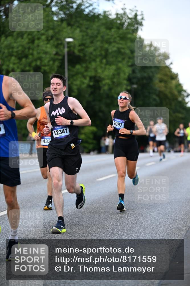 29.06.2025 - hella hamburg halbmarathon Dr. Thomas Lammeyer http://msf.ph/oto/8171559 29.06.2025 09:46:14 Kennedybrücke 1271, 4338, 9097, 9385, 9565, 9767, 10867 meine-sportfotos.de