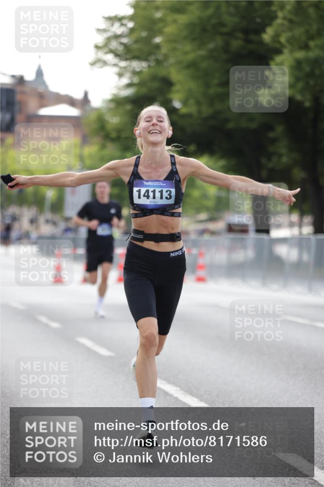 29.06.2025 - hella hamburg halbmarathon Jannik Wohlers http://msf.ph/oto/8171586 29.06.2025 09:41:53 Lombardsbrücke 2604, 2618, 10485, 14113, 14506, 15253, 17003, 18569 meine-sportfotos.de