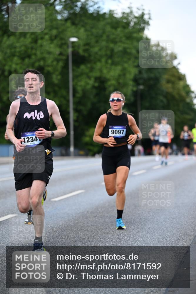 29.06.2025 - hella hamburg halbmarathon Dr. Thomas Lammeyer http://msf.ph/oto/8171592 29.06.2025 09:46:14 Kennedybrücke 1271, 4338, 9097, 9385, 9565, 9767, 10867 meine-sportfotos.de