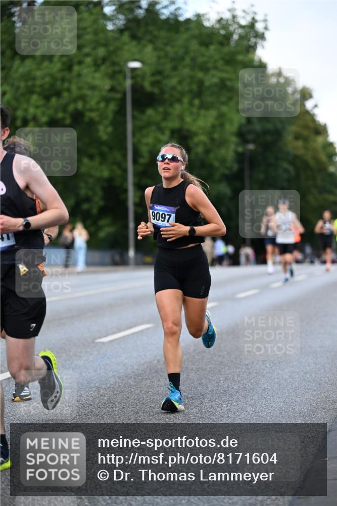 29.06.2025 - hella hamburg halbmarathon Dr. Thomas Lammeyer http://msf.ph/oto/8171604 29.06.2025 09:46:15 Kennedybrücke 1271, 4338, 9097, 9385, 9565, 9767, 10867 meine-sportfotos.de