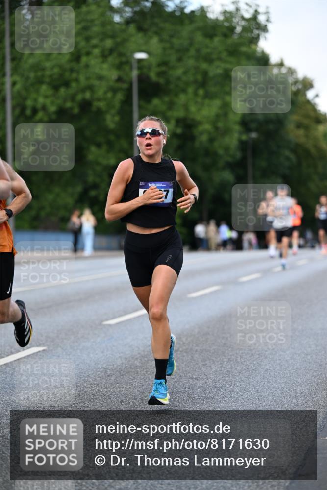 29.06.2025 - hella hamburg halbmarathon Dr. Thomas Lammeyer http://msf.ph/oto/8171630 29.06.2025 09:46:15 Kennedybrücke 1271, 4338, 9097, 9385, 9565, 9767, 10867 meine-sportfotos.de