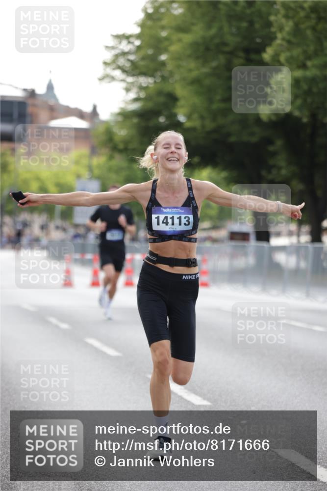 29.06.2025 - hella hamburg halbmarathon Jannik Wohlers http://msf.ph/oto/8171666 29.06.2025 09:41:53 Lombardsbrücke 2604, 2618, 10485, 14113, 14506, 15253, 17003, 18569 meine-sportfotos.de