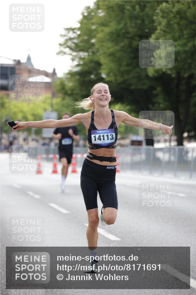 29.06.2025 - hella hamburg halbmarathon Jannik Wohlers http://msf.ph/oto/8171691 29.06.2025 09:41:53 Lombardsbrücke 2604, 2618, 10485, 14113, 14506, 15253, 17003, 18569 meine-sportfotos.de