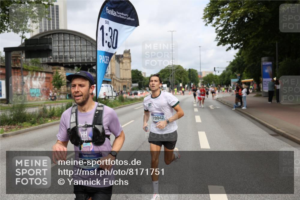 29.06.2025 - hella hamburg halbmarathon Yannick Fuchs http://msf.ph/oto/8171751 29.06.2025 10:24:45 20KM 1758, 2021, 6781, 7186, 7231, 8784, 9137, 9571, 10790, 12234, 12308, 13374, 13838, 14164, 15672, 15880, 16736, 16818, 17197, 18422, 19042, 19202, 19203, 19204 meine-sportfotos.de