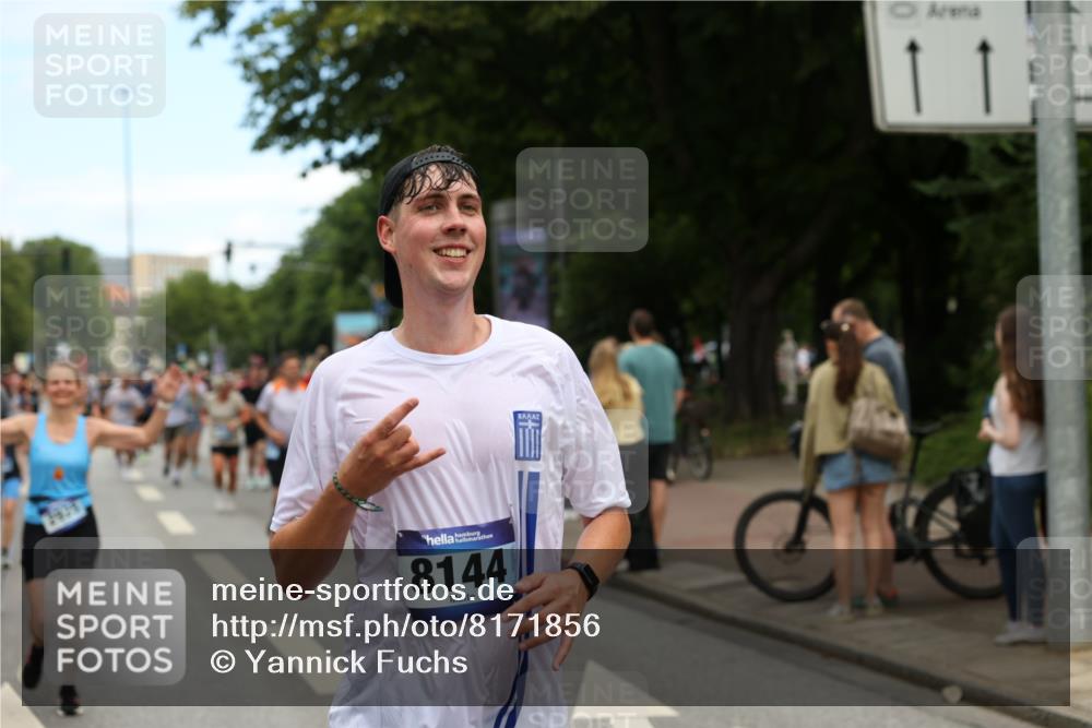 29.06.2025 - hella hamburg halbmarathon Yannick Fuchs http://msf.ph/oto/8171856 29.06.2025 11:19:20 20KM 1011, 1048, 1458, 1773, 2925, 3529, 3678, 3817, 4793, 4829, 6556, 6736, 7945, 8144, 9152, 9576, 9642, 9966, 10687, 10989, 11376, 11634, 11999, 12442, 12470, 12592, 13460, 13829, 14143, 15086, 15608, 15757, 15948, 16038, 17299, 17736, 18278, 18439, 18818, 18976, 19180 meine-sportfotos.de