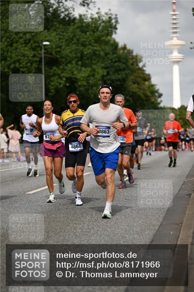 29.06.2025 - hella hamburg halbmarathon Dr. Thomas Lammeyer http://msf.ph/oto/8171966 29.06.2025 10:09:47 Kennedybrücke 1863, 2288, 3461, 4014, 4220, 4782, 4868, 5073, 5762, 7138, 7302, 8727, 8999, 9019, 9075, 9339, 9361, 9559, 9736, 9737, 9738, 10343, 10791, 10998 meine-sportfotos.de