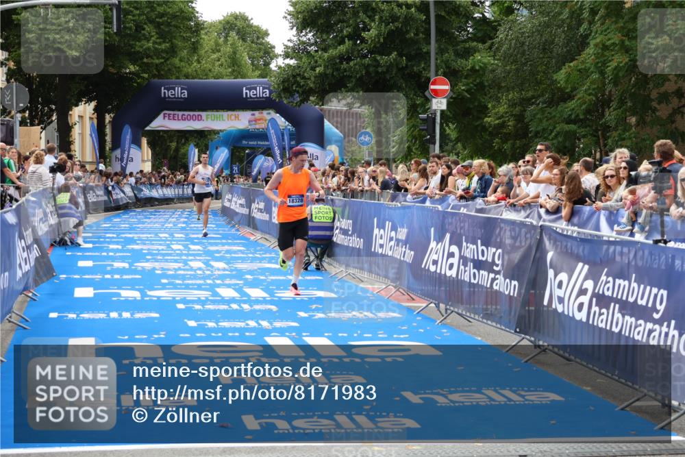 29.06.2025 - hella hamburg halbmarathon Zöllner http://msf.ph/oto/8171983 29.06.2025 10:23:04 Ziel 4128, 7862, 18328 meine-sportfotos.de
