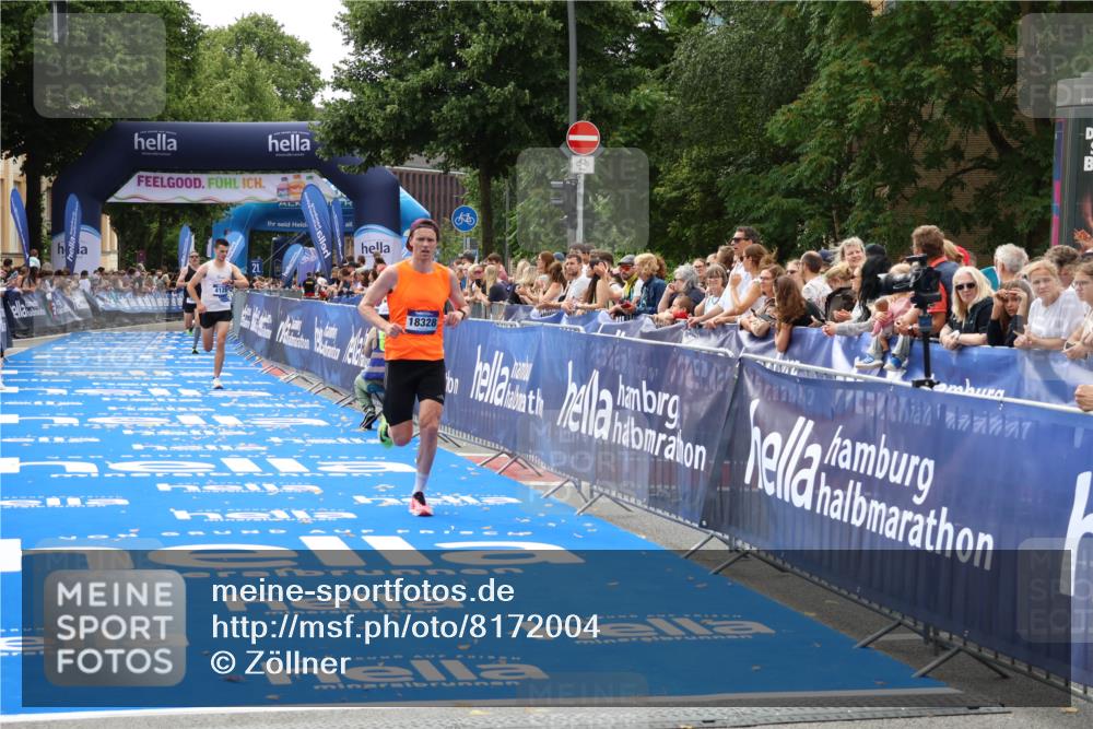 29.06.2025 - hella hamburg halbmarathon Zöllner http://msf.ph/oto/8172004 29.06.2025 10:23:04 Ziel 4128, 7862, 18328 meine-sportfotos.de