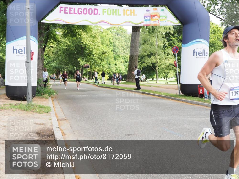 29.06.2025 - hella hamburg halbmarathon MichiJ http://msf.ph/oto/8172059 29.06.2025 10:15:18 Zwischen KM18-KM19 11078, 13913, 14836 meine-sportfotos.de