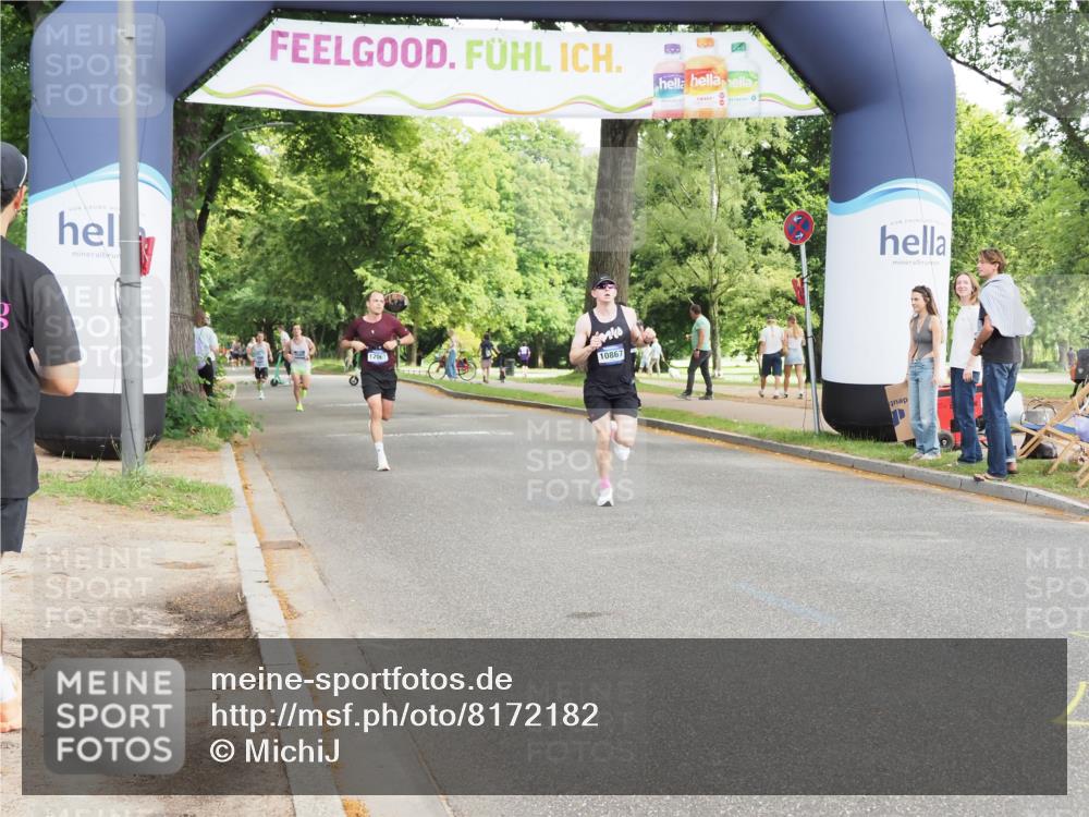 29.06.2025 - hella hamburg halbmarathon MichiJ http://msf.ph/oto/8172182 29.06.2025 10:15:22 Zwischen KM18-KM19 12067, 13913 meine-sportfotos.de