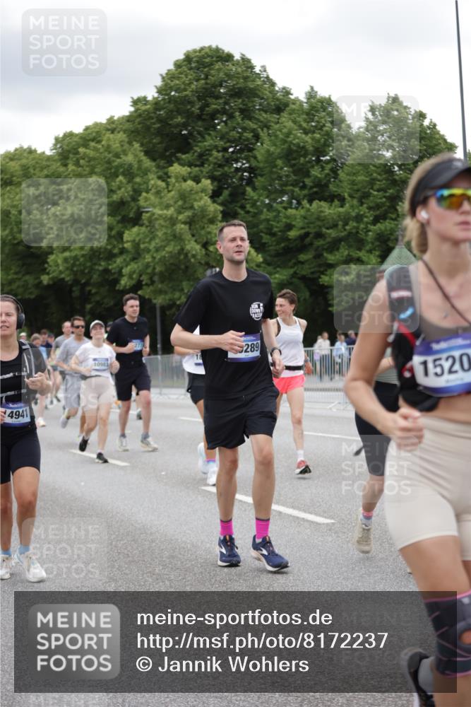 29.06.2025 - hella hamburg halbmarathon Jannik Wohlers http://msf.ph/oto/8172237 29.06.2025 11:06:56 Lombardsbrücke 1638, 2168, 2253, 2389, 3032, 3078, 3669, 4243, 4899, 5270, 5445, 5448, 5725, 5726, 5819, 7994, 7995, 8109, 8201, 8246, 8339, 8384, 8579, 8580, 8604, 8640, 8735, 9541, 9589, 9732, 10289, 10406, 10475, 10537, 10716, 10983, 11148, 12034, 12036, 12052, 12913, 13745, 13946, 14446, 14941, 15117, 15202, 15207, 15545, 15801, 16277, 16278, 16994, 17094, 17677, 17869, 17870, 18284, 18703 meine-sportfotos.de