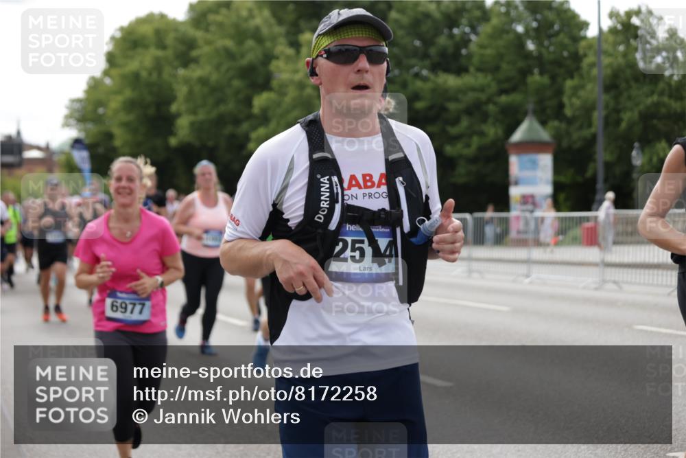 29.06.2025 - hella hamburg halbmarathon Jannik Wohlers http://msf.ph/oto/8172258 29.06.2025 10:21:49 Lombardsbrücke 1003, 1187, 1419, 1598, 1963, 2009, 2022, 2063, 2351, 2514, 2744, 3050, 3108, 3172, 3458, 3768, 3910, 4113, 4114, 4131, 4366, 4556, 4559, 4829, 4970, 5079, 6030, 6048, 6049, 6303, 6307, 6881, 6977, 8431, 8855, 8860, 8884, 8954, 9204, 9327, 9516, 9788, 9807, 10088, 10710, 10917, 11440, 12894, 12933, 13255, 13820, 14053, 14055, 14059, 14079, 14333, 14442, 14901, 14903, 15129, 15324, 15635, 15660, 16154, 16161, 16920, 17416, 17556, 17696, 17944, 18172, 18661, 19154 meine-sportfotos.de