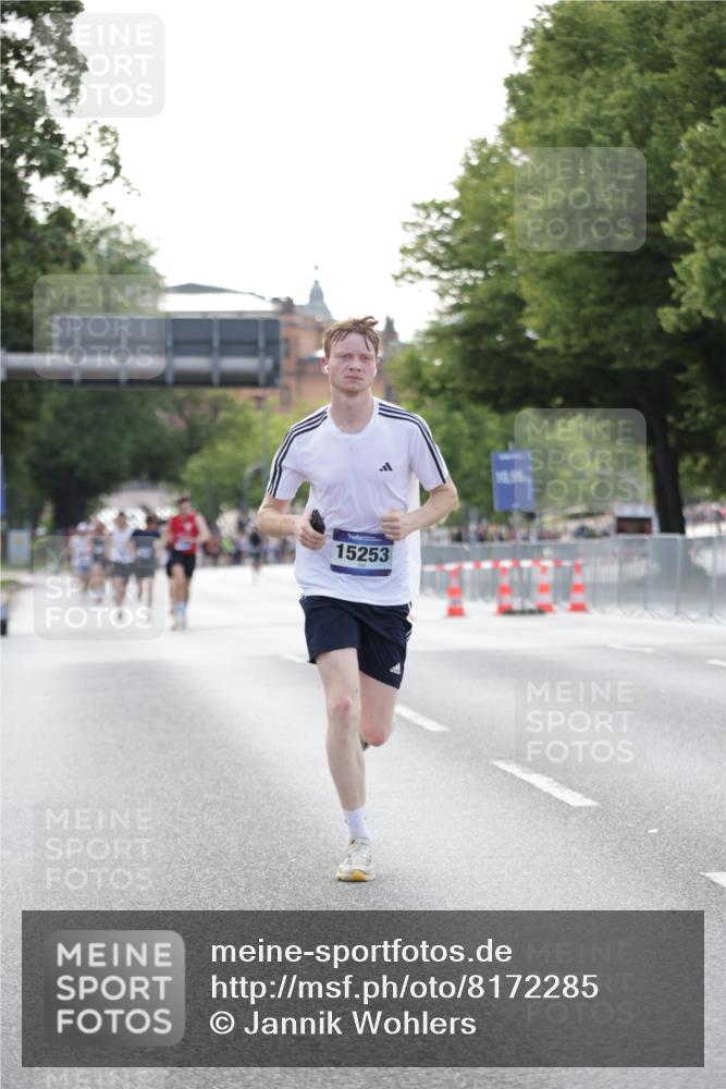 29.06.2025 - hella hamburg halbmarathon Jannik Wohlers http://msf.ph/oto/8172285 29.06.2025 09:41:57 Lombardsbrücke 2618, 14113, 15253, 18569 meine-sportfotos.de