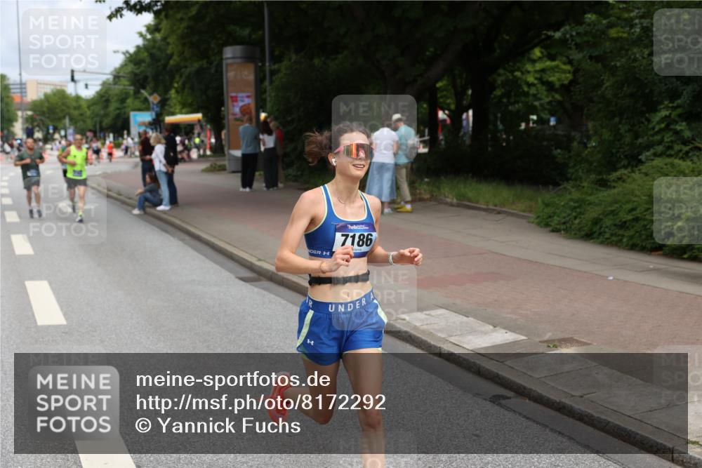29.06.2025 - hella hamburg halbmarathon Yannick Fuchs http://msf.ph/oto/8172292 29.06.2025 10:24:56 20KM 1758, 2689, 3189, 5308, 7186, 8190, 8784, 9571, 9634, 12234, 12308, 15507, 15672, 16713, 16736, 16818, 17197, 18422 meine-sportfotos.de
