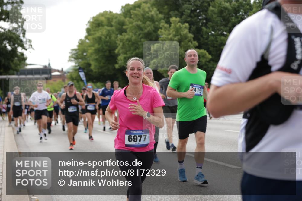 29.06.2025 - hella hamburg halbmarathon Jannik Wohlers http://msf.ph/oto/8172329 29.06.2025 10:21:50 Lombardsbrücke 1003, 1187, 1419, 1598, 1963, 2009, 2022, 2063, 2351, 2514, 2744, 3050, 3108, 3172, 3458, 3768, 3910, 3946, 4113, 4114, 4131, 4366, 4556, 4559, 4829, 4970, 5079, 5838, 6030, 6048, 6049, 6303, 6307, 6881, 6977, 7794, 8431, 8855, 8860, 8884, 8954, 9204, 9327, 9516, 9788, 9807, 10088, 10241, 10917, 11440, 12933, 13255, 13820, 14053, 14059, 14079, 14314, 14333, 14442, 14901, 14903, 15114, 15129, 15324, 15660, 16154, 16161, 16920, 17416, 17556, 17696, 18172, 18661, 19154 meine-sportfotos.de
