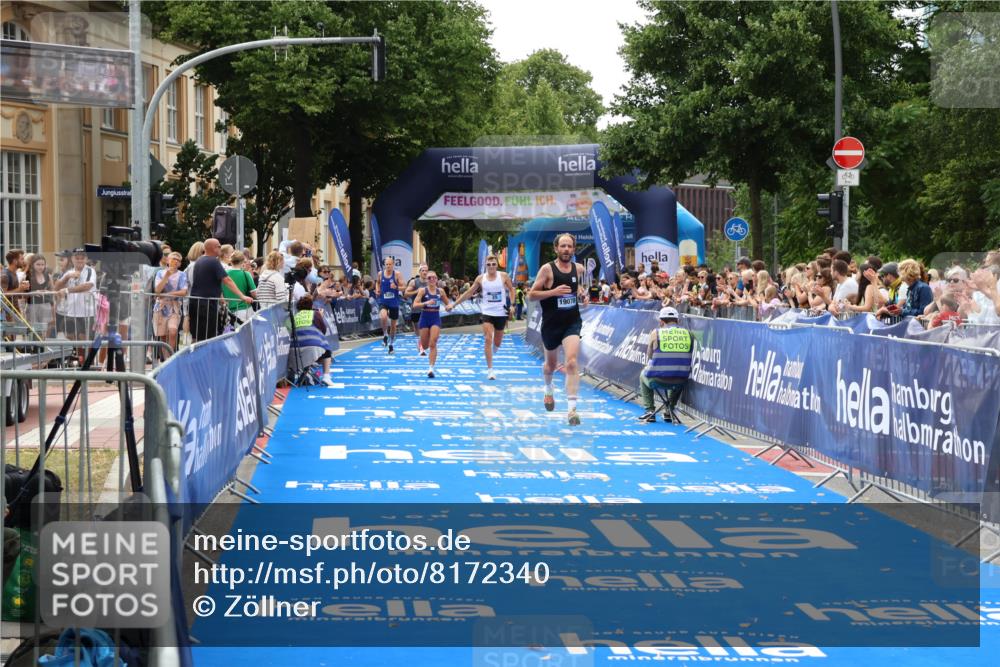 29.06.2025 - hella hamburg halbmarathon Zöllner http://msf.ph/oto/8172340 29.06.2025 10:23:28 Ziel 35, 52, 9385, 17771, 19078 meine-sportfotos.de