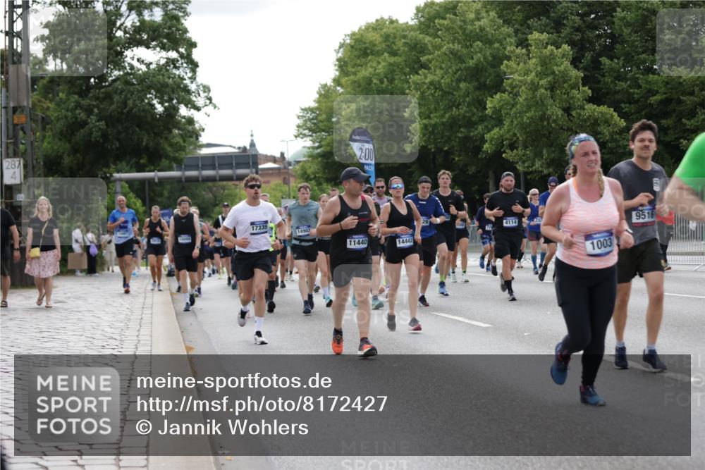 29.06.2025 - hella hamburg halbmarathon Jannik Wohlers http://msf.ph/oto/8172427 29.06.2025 10:21:51 Lombardsbrücke 1003, 1187, 1419, 1598, 2009, 2022, 2063, 2351, 2514, 3050, 3108, 3172, 3458, 3768, 3910, 3946, 4113, 4114, 4131, 4366, 4556, 4559, 4829, 4970, 5079, 5838, 6030, 6048, 6049, 6303, 6307, 6820, 6977, 7794, 8431, 8855, 8884, 8954, 9204, 9516, 9788, 10088, 10241, 10917, 11046, 11440, 12933, 13255, 13820, 14053, 14059, 14079, 14314, 14333, 14442, 14901, 14903, 14980, 15114, 15129, 15660, 16154, 16920, 17416, 17556, 17696, 18172, 18661, 19154 meine-sportfotos.de