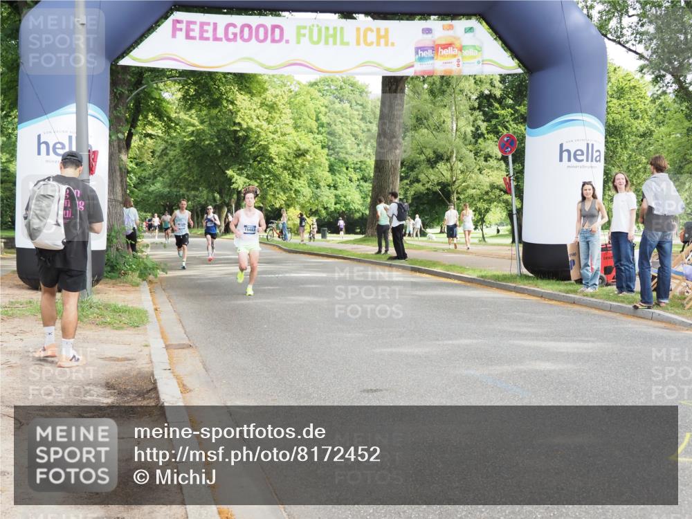 29.06.2025 - hella hamburg halbmarathon MichiJ http://msf.ph/oto/8172452 29.06.2025 10:15:25 Zwischen KM18-KM19 10867, 12067, 13913 meine-sportfotos.de