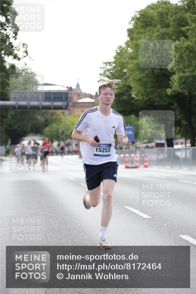 29.06.2025 - hella hamburg halbmarathon Jannik Wohlers http://msf.ph/oto/8172464 29.06.2025 09:41:57 Lombardsbrücke 2618, 14113, 15253, 18569 meine-sportfotos.de