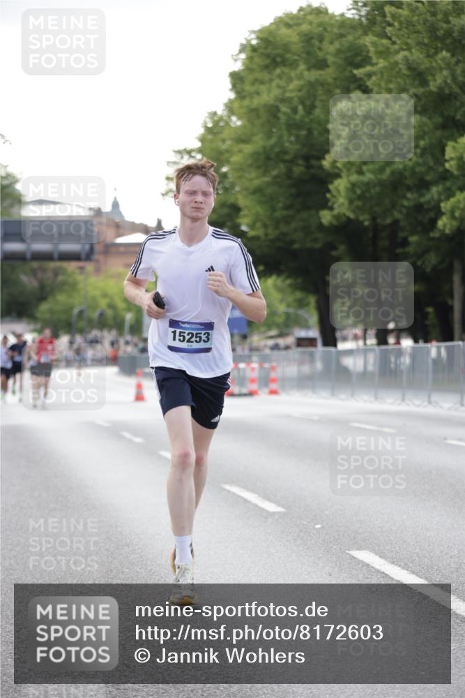 29.06.2025 - hella hamburg halbmarathon Jannik Wohlers http://msf.ph/oto/8172603 29.06.2025 09:41:58 Lombardsbrücke 2618, 14113, 15253, 18569 meine-sportfotos.de