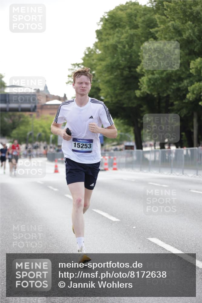 29.06.2025 - hella hamburg halbmarathon Jannik Wohlers http://msf.ph/oto/8172638 29.06.2025 09:41:58 Lombardsbrücke 2618, 14113, 15253, 18569 meine-sportfotos.de