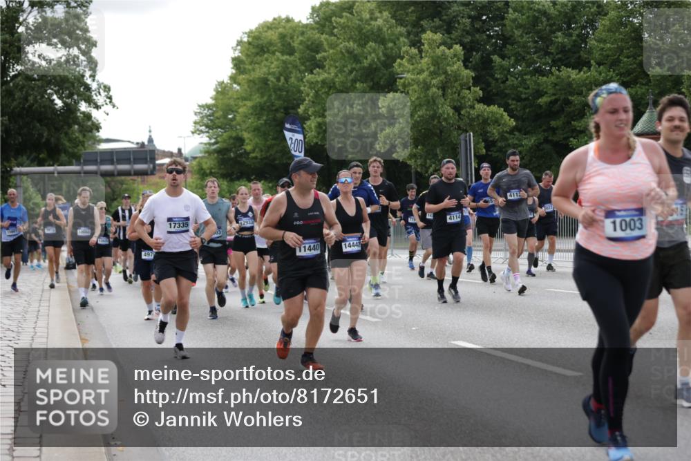 29.06.2025 - hella hamburg halbmarathon Jannik Wohlers http://msf.ph/oto/8172651 29.06.2025 10:21:52 Lombardsbrücke 1003, 1187, 1419, 1598, 2009, 2022, 2063, 2351, 2514, 3050, 3108, 3172, 3458, 3910, 3946, 4113, 4114, 4131, 4366, 4556, 4559, 4829, 4970, 5079, 5838, 6030, 6048, 6049, 6303, 6307, 6347, 6820, 6977, 7794, 8431, 8855, 8884, 8954, 9204, 9516, 9788, 10088, 10241, 10917, 11046, 11440, 12933, 13255, 13820, 14053, 14079, 14314, 14333, 14442, 14901, 14903, 14980, 15114, 15129, 15660, 16154, 16920, 17416, 17556, 17696, 18172, 18661, 19154 meine-sportfotos.de